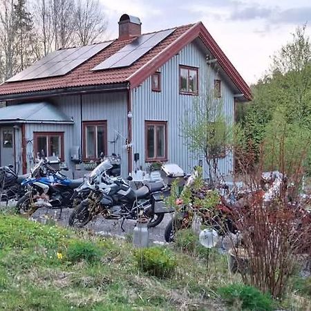 Charmigt Aeldre Hus, Laddbox 22 Kw, 5 Bil-Minuter Till Bad Stromstad Exterior photo